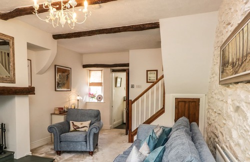 Lindale Cabaña | 3 TOWER VIEW, family friendly, character holiday cottage in Lindale