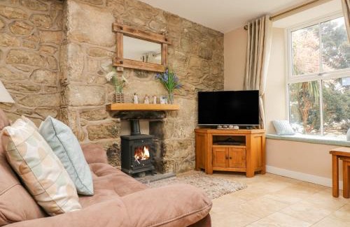 Paul Casa | 3 Trungle Cottages