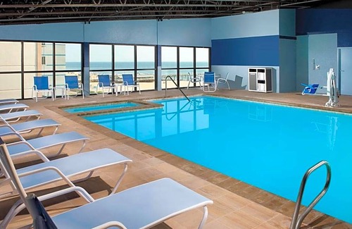 Northeast Virginia Beach Hotel | Hotel de 3 estrellas ∙ Four Points by Sheraton Virginia Beach Oceanfront