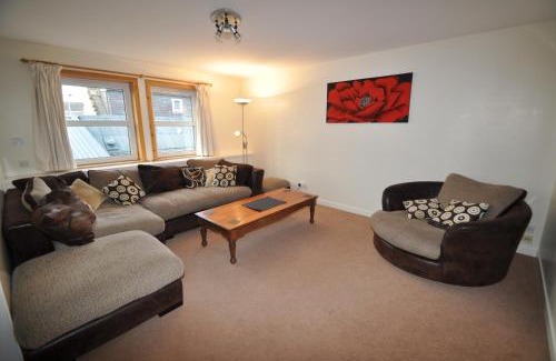 Forres Apartamento | 3 Varis Apartments
