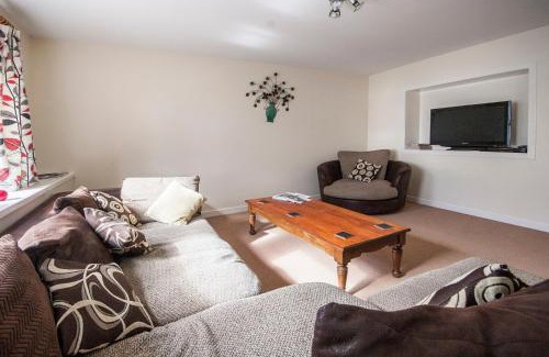 Forres Apartamento | 3 Varis Apartments