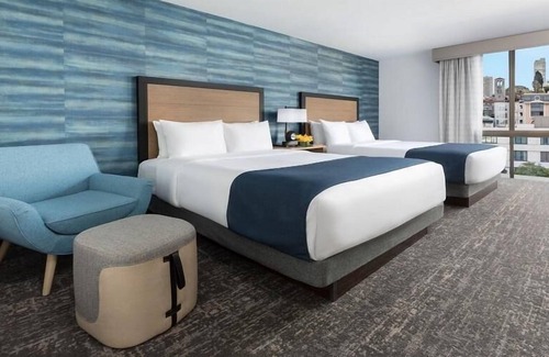 Fisherman's Wharf Casa | 3 x City View Two Queens Room at Hotel Caza