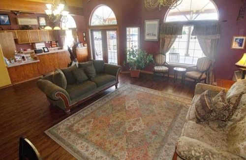 Kellogg Casa | 3 x Non-Smoking Queens at FairBridge Inn & Suites Kellogg