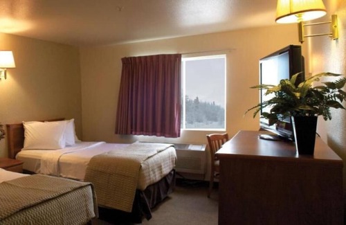Kellogg Casa | 3 x Non-Smoking Queens at FairBridge Inn & Suites Kellogg