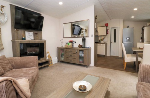 Yealand Conyers Cabaña | 3 YEALANDS, pet friendly, character holiday cottage in Carnforth