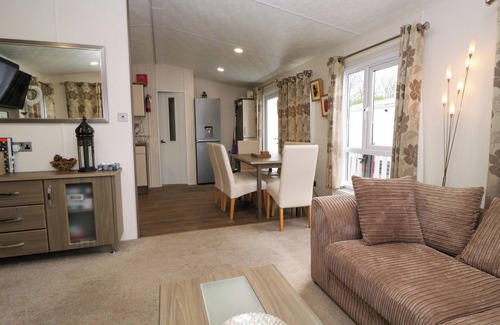 Yealand Conyers Cabaña | 3 YEALANDS, pet friendly, character holiday cottage in Carnforth