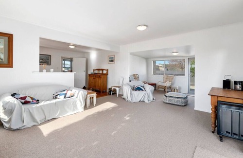 Martinborough Cabaña | 30 Colonia - Martinborough Holiday Home