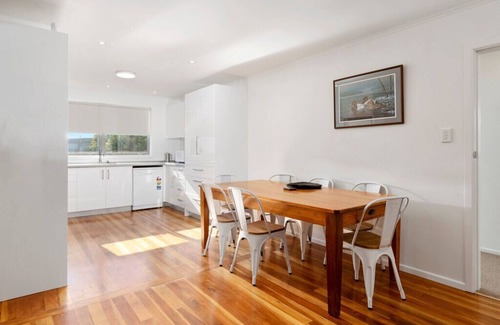 Martinborough Cabaña | 30 Colonia - Martinborough Holiday Home