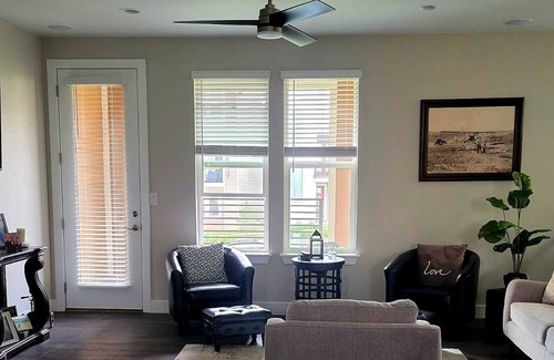 The Meadows Casa | 30 Day min stay Newer 3 Bed 3 Bath Rooftop House close to Outlet Malls