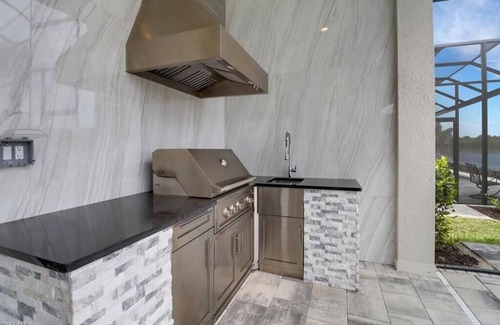 Naples Casa | 30-day minimum lease | Naples Reserve | 2 bedrooms | 2 office spaces with pull-out couches | 3 bathrooms