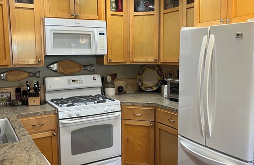 Soquel Condominio | 30 Day Stay Capitola Steps to Newbrighton Beach- 2 Bed/1.5 Bath