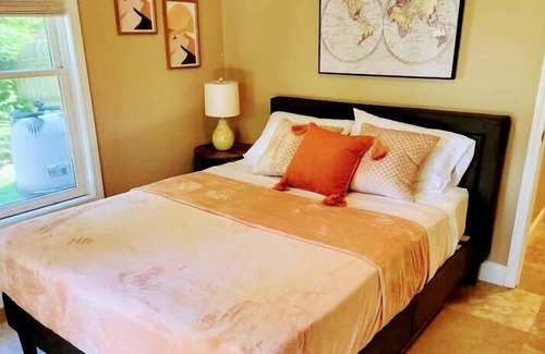 Cumming Casa | Luxury Lake Lanier Retreat 2 Bdrm Private Pool