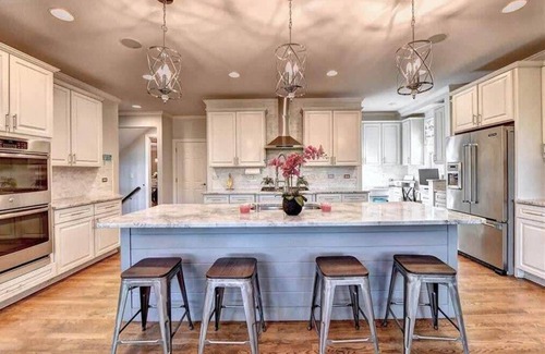Cumming Casa | Luxury Lake Lanier Home Private Pool 7 Beds