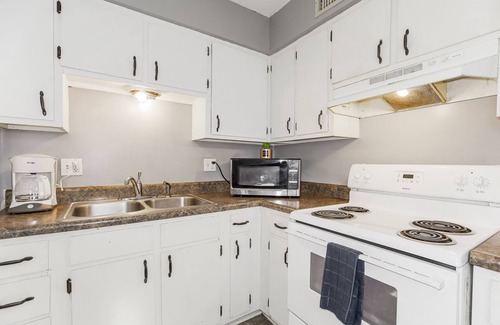Independence Casa | 30 days minimum 2b1b Spacious unit near downtown/ stadiums in independence MO