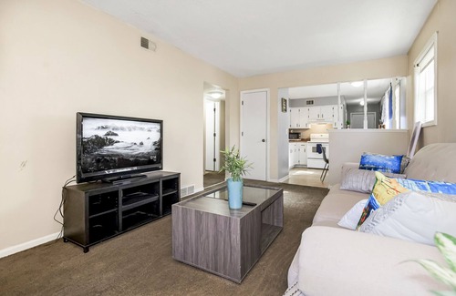 Independence Casa | 30 days minimum 2b1b Spacious unit near downtown/ stadiums in independence MO