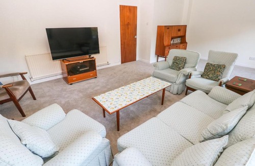 Mumbles Casa | 30 Long Shepherds Drive