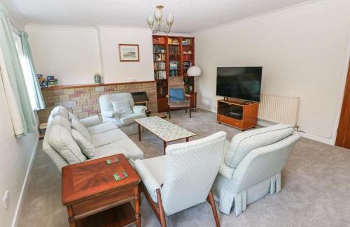 Mumbles Casa | 30 Long Shepherds Drive