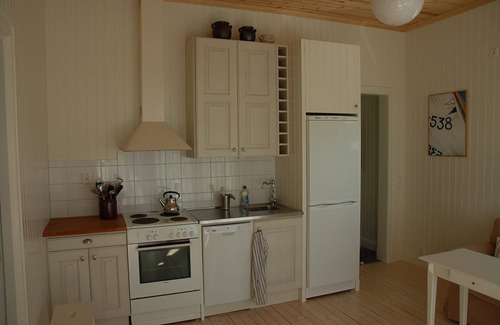 Sodersvik Casa | Cabaña con vista al mar. 30 metros hasta el mar y 70 metros hasta el muelle / nado.