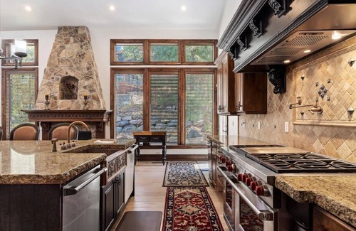 Olympus Cove Casa | *30 night min* Luxury Mansion * Hot Tub * Views * Theater * Game Room