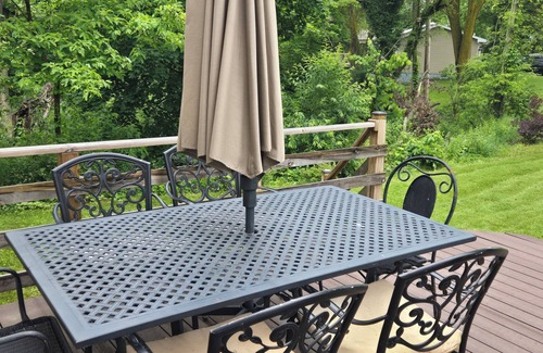 Saint Joseph Cabaña | 30 night min stay. Cozy cottage in St. Joseph on 1.1 acres wooded lot with view