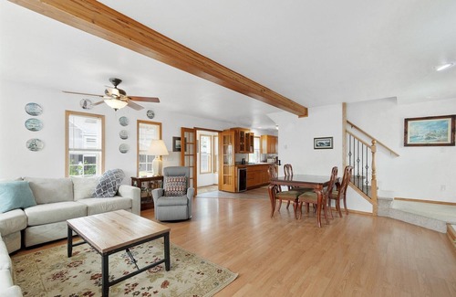 Ocean Park Casa | 30 NIGHT MINIMUM, near beach, Pets, yard w/play set (AllInn)