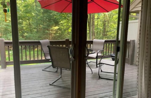 Minocqua Condominio | 30 nights minimum stay! Peaceful condo, near shopping, beach & bearskin trail.