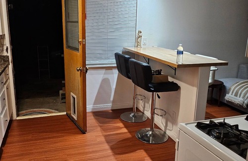 Ventura Casa | 30 Nights Minimum Stay / Nice 1-bedroom bungalow in Ventura close to everything