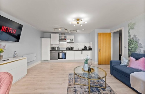 Healey Lane Apartamento | 30% off! Sleek Apartment - 10 Minutes From Leeds