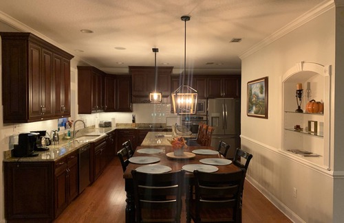 Doctors Inlet Casa | 30 People Comfortably Gorgeous Home on Canal Boat Kayak access Two 85" & 75” TVs