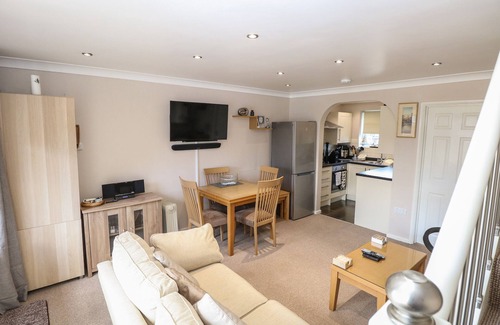 Corton Cabaña | 30 The Waterside Holiday Park