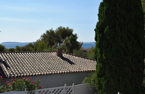 La Faviere Villa | Villa con vistas al mar, zona tranquila a 300 m de las playas, el puerto y el centro.