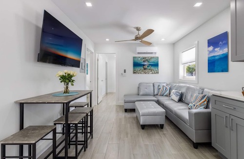 Lauderdale-by-the-Sea Complejo | 300 STEPS TO WHITE SAND BEACH / HEATED POOL / HOT TUB/MONTHLY SPCLS - H1