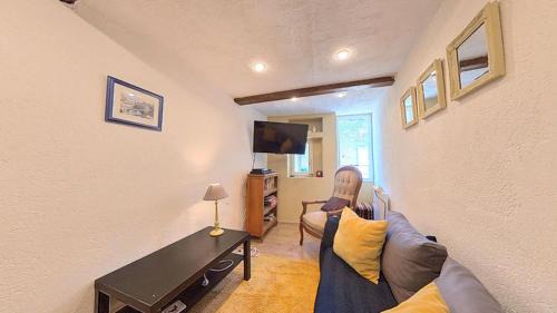 Nezignan-L'Eveque Casa | 300 year old townhouse close to Pezenas