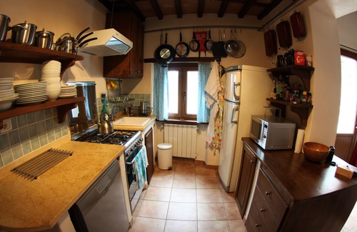 Casoli Casa | Antiguo granero modernizado de 300 años con características tradicionales, jardín y piscina