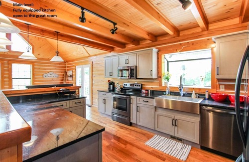 Dover Casa | 3000 sf Cabin sleeps 14 on Lake Barkley reduced Aug rates