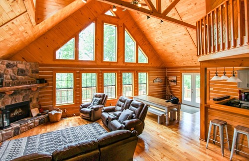 Dover Casa | 3000 sf Cabin sleeps 14 on Lake Barkley reduced Aug rates