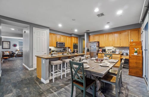 Fallbrook Villa | Luxury 5-BR Villa w Pool, Hot Spa, Nature, 3000 sqft,