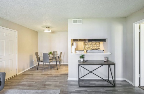 Bedford Apartamento | 3001 Crystal Springs 614 I Spacious 1 Bed 1 Bath