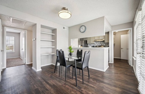 Bedford Apartamento | 3001 Crystal Springs 721 I Spacious 2 Bed 12Bath