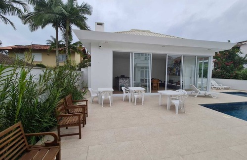 Jurere Internacional Casa | 300m from Jurere Internacional beach, excellent location and space