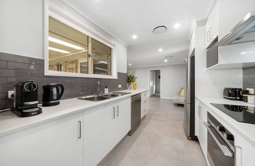 Summerland Point Casa | 300m to Lake Macquarie. Minutes to the Central Coast