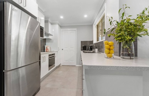 Summerland Point Casa | 300m to Lake Macquarie. Minutes to the Central Coast