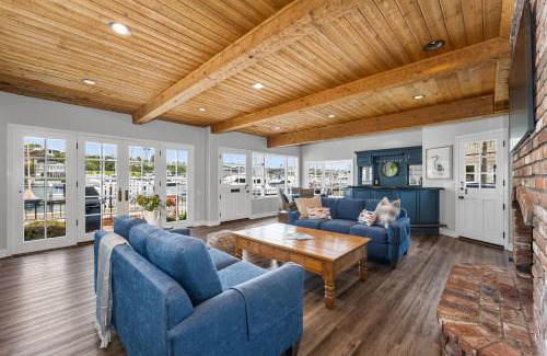 Newport Beach Casa | 301 E Bayfront