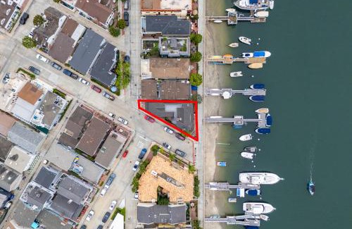 Newport Beach Casa | 301 E Bayfront