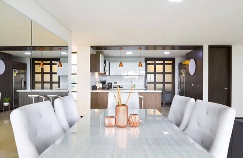 El Castillo Apartamento | 301 Modern space in exclusive area of El Poblado