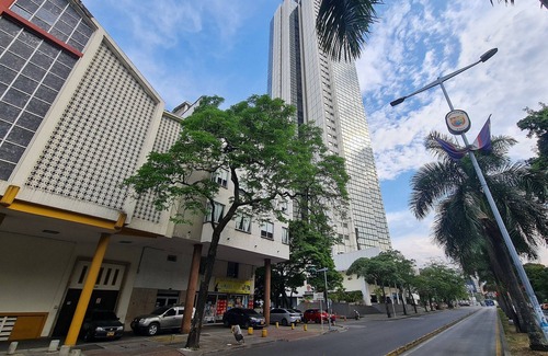 Cali Apartamento | 302 Moderno Aparta-Suite en Versalles Tipo Loft - Cali Tower Suites & Lofts
