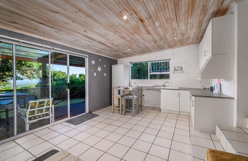 Port Elizabeth Casa | 302 On Old Seaview Road - Stargazer Cottage