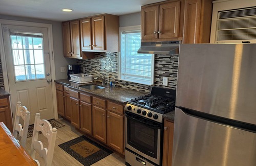 Seaside Heights Casa | 304 Webster Ave Apartamento en la 2ª planta, con capacidad para 10 personas con distintivos de playa, a pie de playa