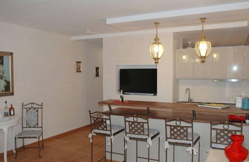 Bissone Apartamento | 305 Romantik by Interhome