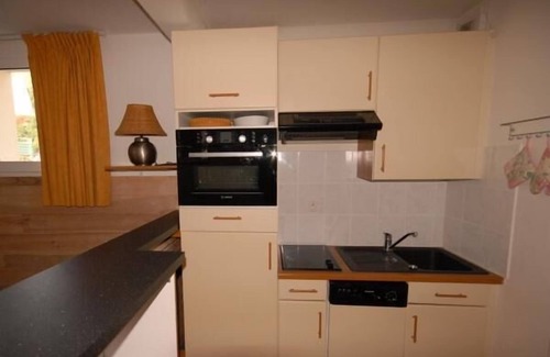 Eaux-Bonnes Apartamento | 30m del centro estación, 3.o piso, vista estación, fitness, piscina, sauna, tv, local para esquís